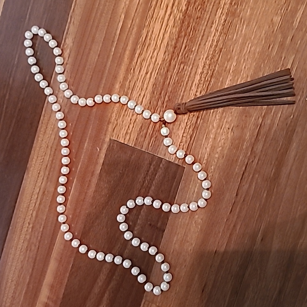 Faux pearl with tassle necklace